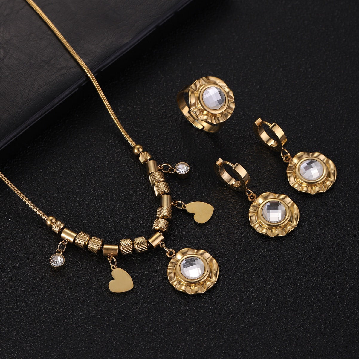 Exotic Style Heart-shaped Pendant Three-piece jewelry set