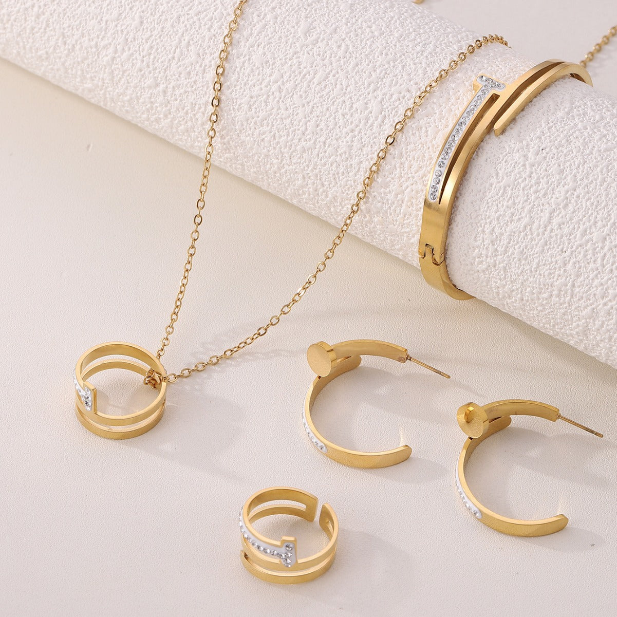 Diamond necklace,Four-piece Jewelry Set