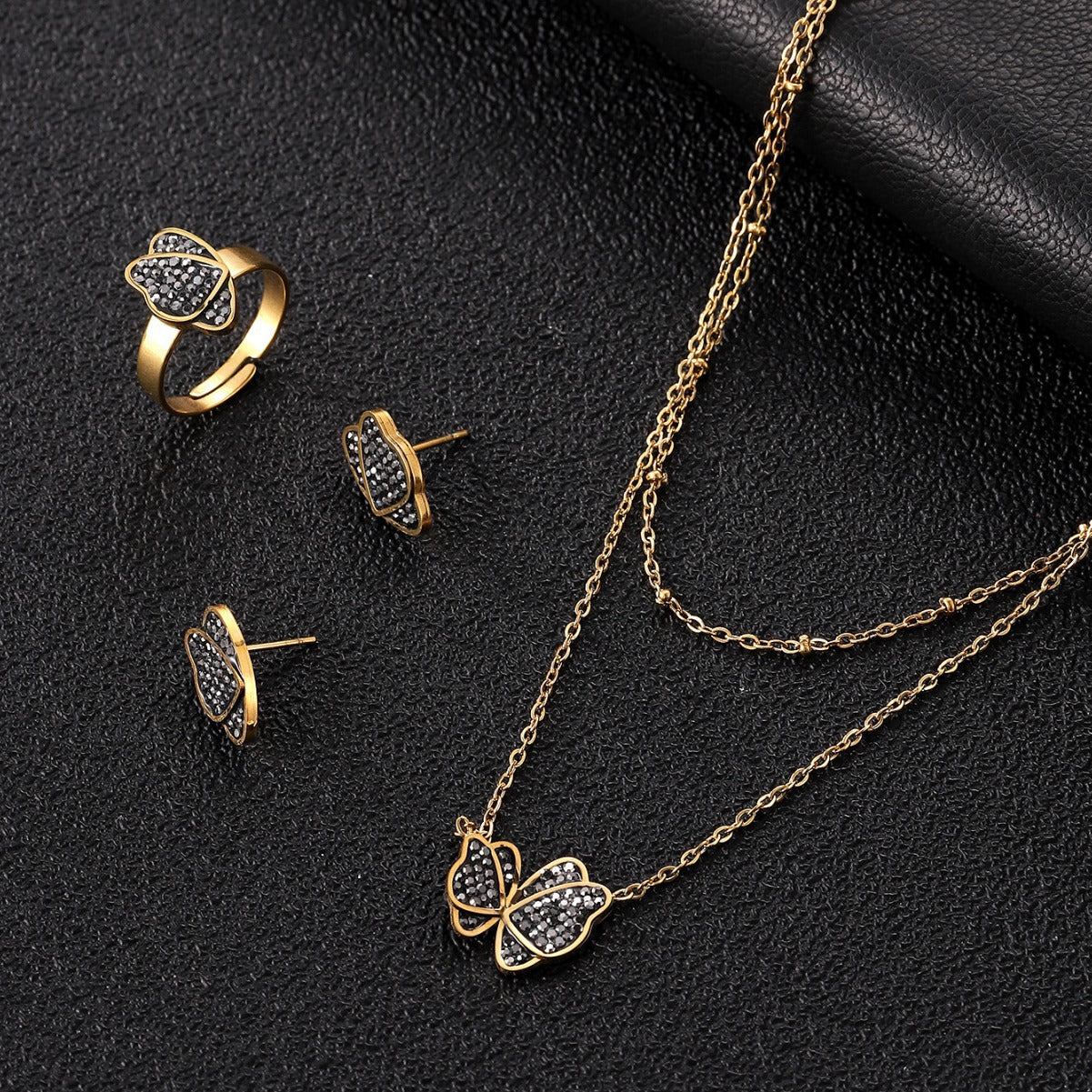 Shiny Butterfly Three-piece jewelry set