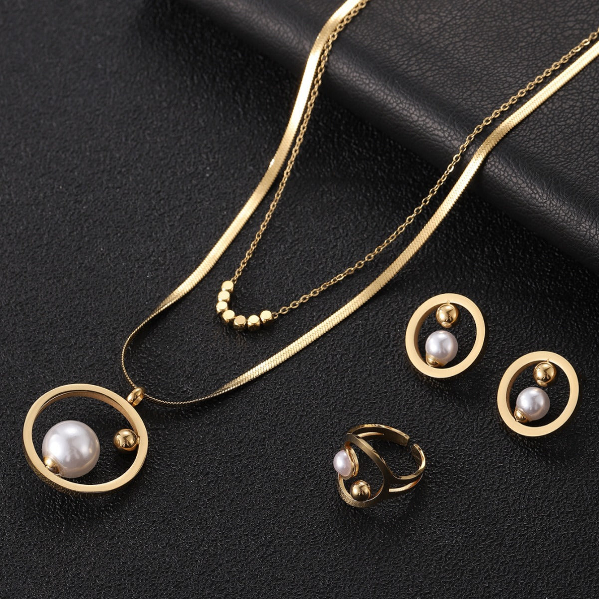 Vintage Pearl, Three-piece Jewelry Set