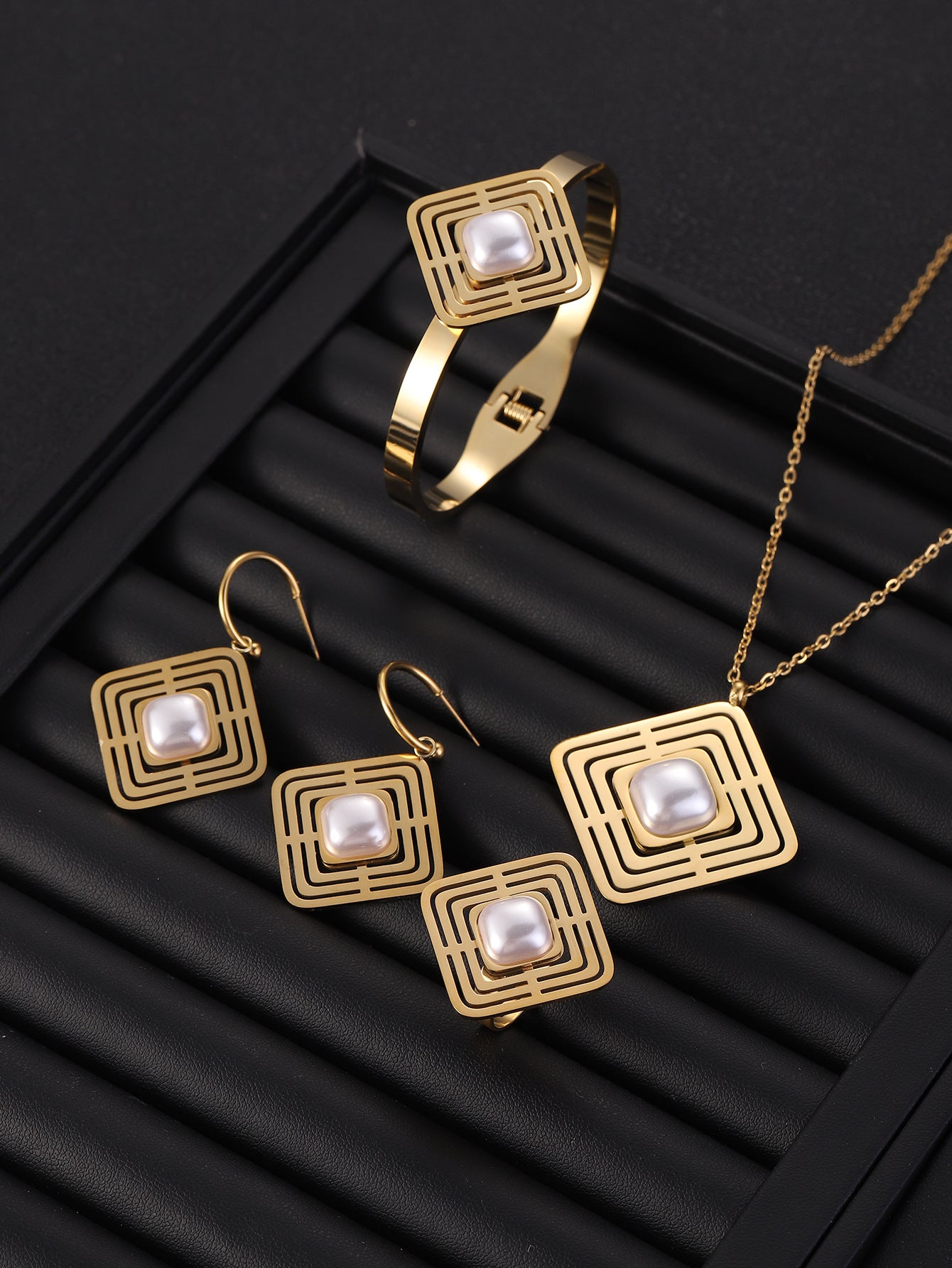 Titanium Steel Jewelry Four-piece jewelry set