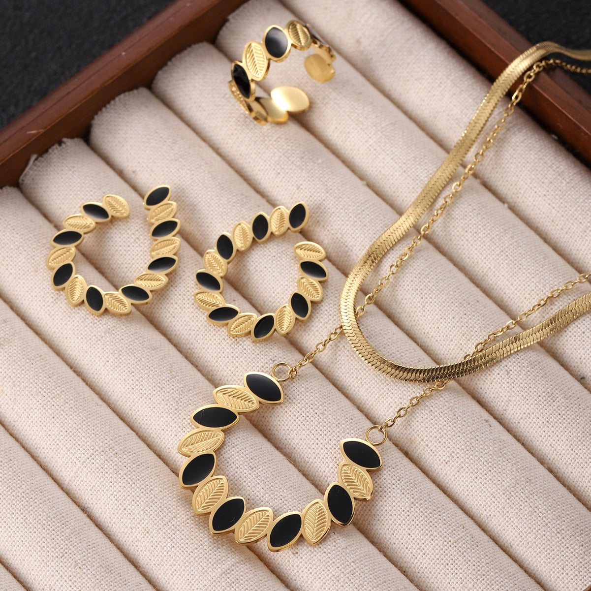 U-shape Personalization, Three-piece Jewelry Set