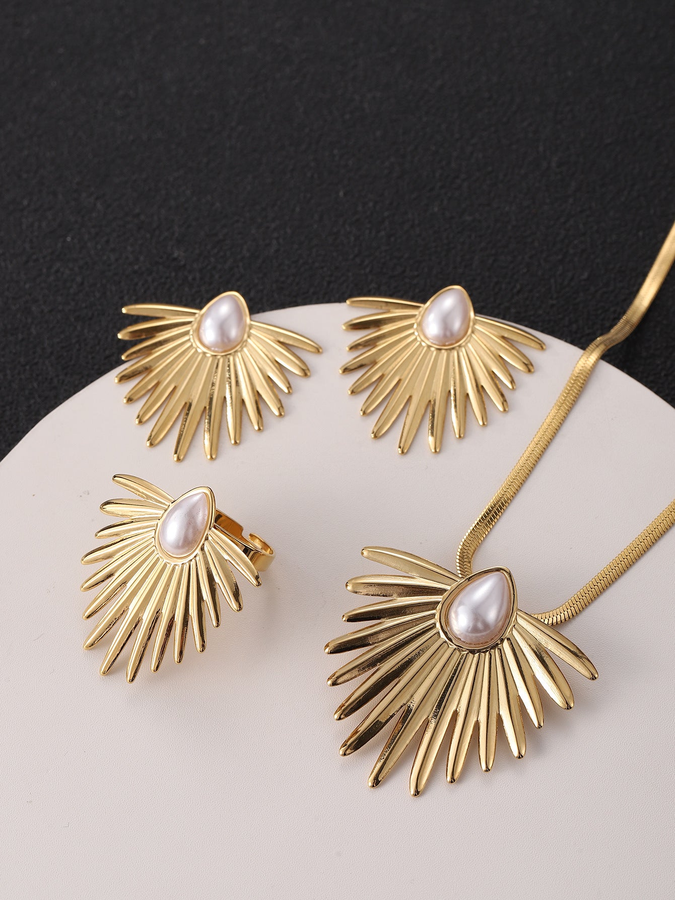 Palm Leaf - Unique and Personalized Three-piece jewelry set