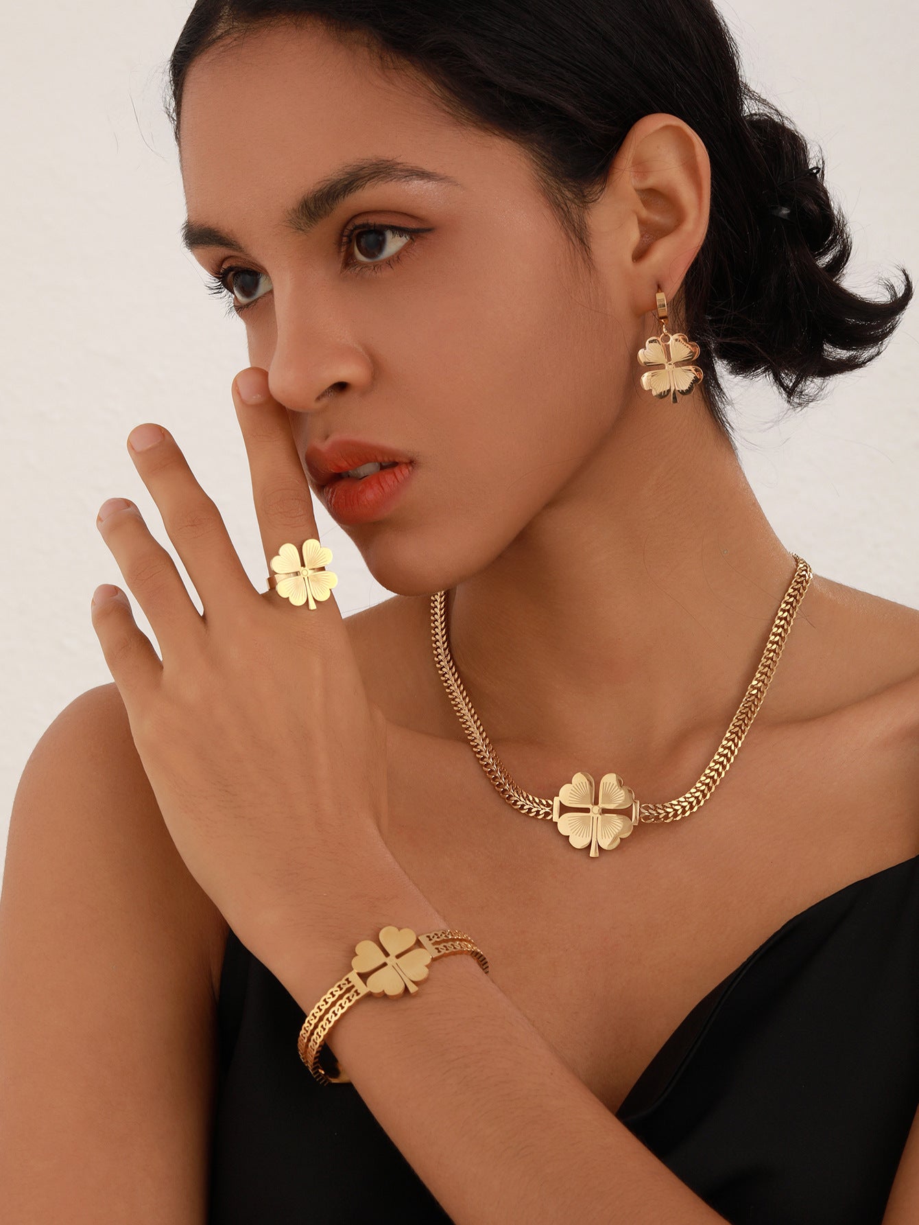 Double-chain,Four-leaf Clover Shape Four-piece jewelry set