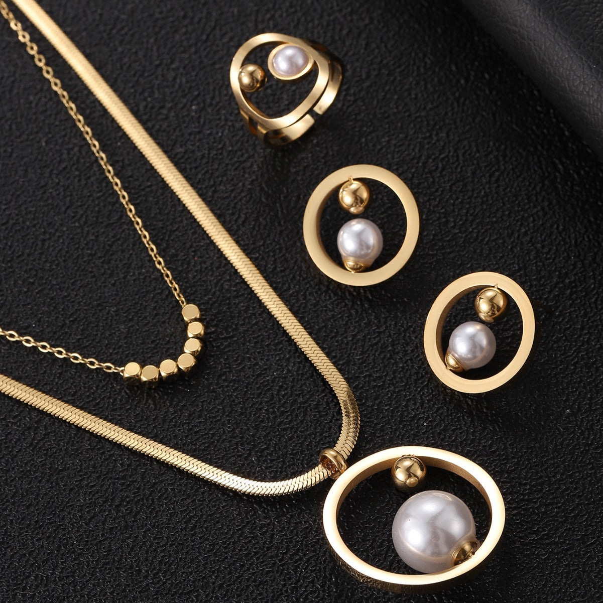 Vintage Pearl, Three-piece Jewelry Set