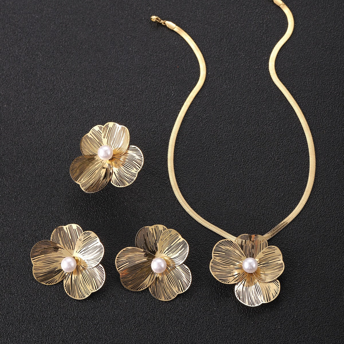 Four-leaf clover Titanium Steel Three-piece Jewelry Set