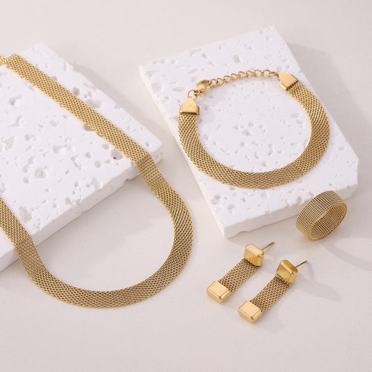 Trendy Mesh Belt，Four-piece Jewelry Set