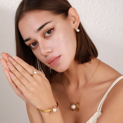 Trendy Butterfly Pearl Necklacce Four-piece jewelry set